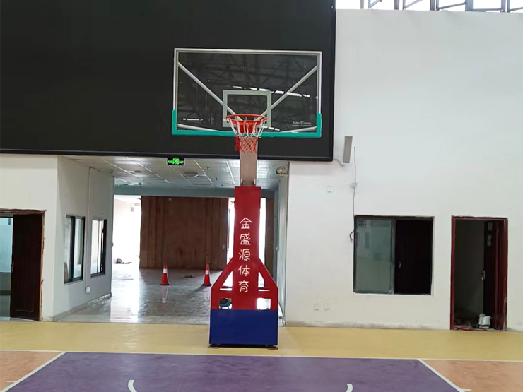 高档三色篮球架安装案例